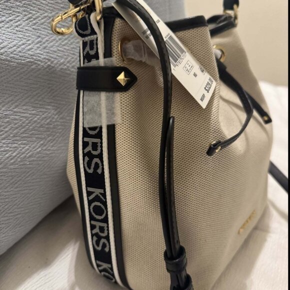 Michael Kors Bucket Handbag - Picture 2 of 7